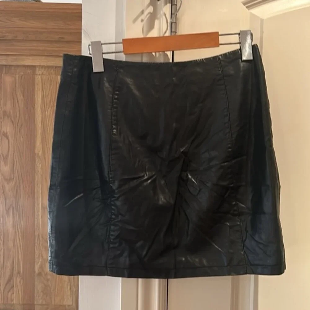 FREE PEOPLE Oh Snap Vegan Leather Miniskirt 8 - Picture 8 of 12